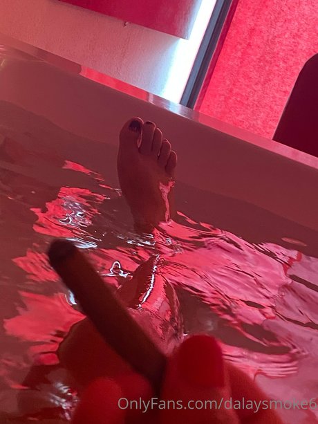 ビキニストリップOnlyFans アートヌード 画像