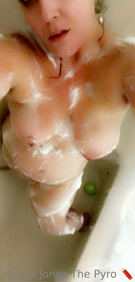 Layla Jones ポルノモデル 写真