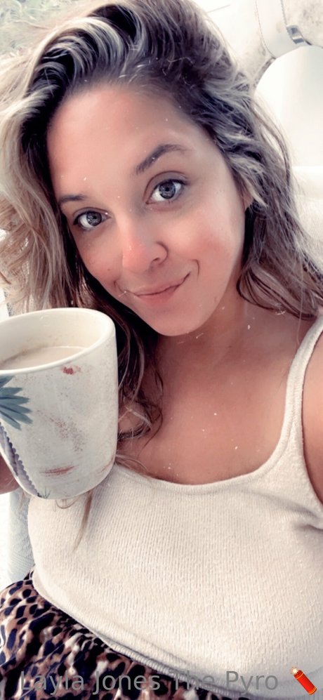 Layla Jones 裸のモデル アーカイブ