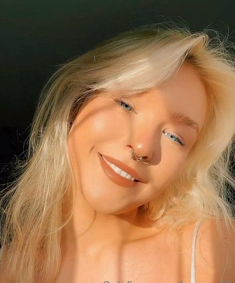 Leo Rose 独占女優 ギャラリー