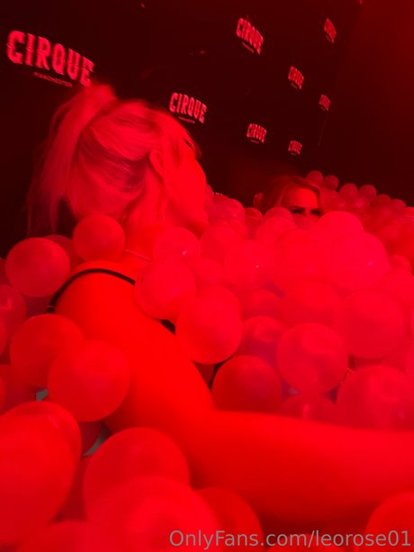 Leo Rose スター ヌード 画像