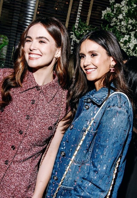 Zoey Deutch エロティックなポルノスター 写真