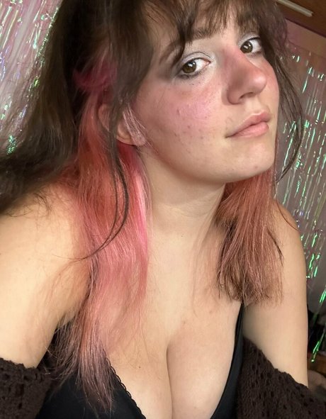 ブルネットの看護師OnlyFans セクシーヌード 画像