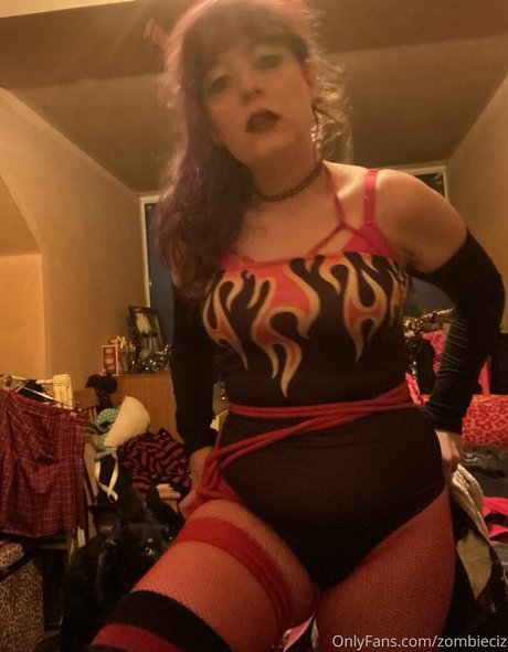 zombieciz 可愛いモデル 画像