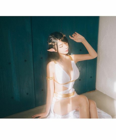 小柄なBBC OnlyFans アートヌード アーカイブ