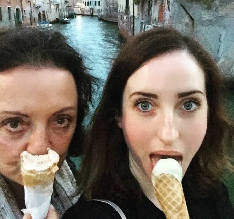 Zoe Lister Jones 美しいモデル 写真