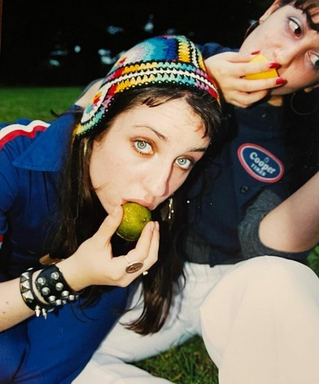 Zoe Lister Jones HD女優 写真