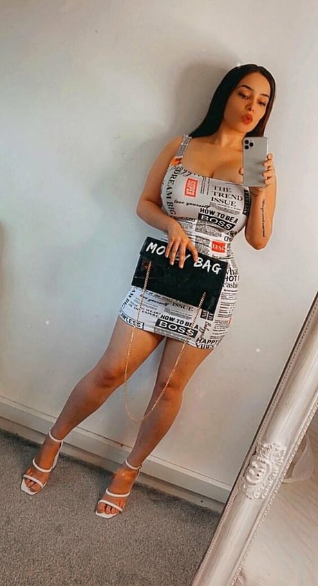 Zoe Leanne Cooper 美しいモデル 写真