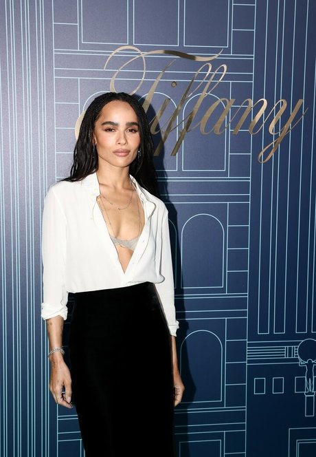 アーミーガールズオンリーファン ホットヌード 写真