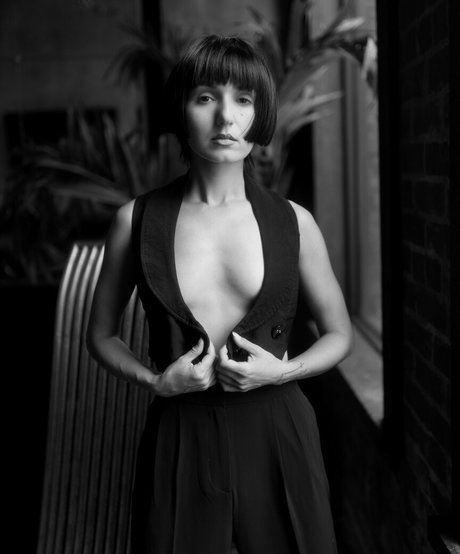 ニューハーフ POV OnlyFans セクシーヌード 画像