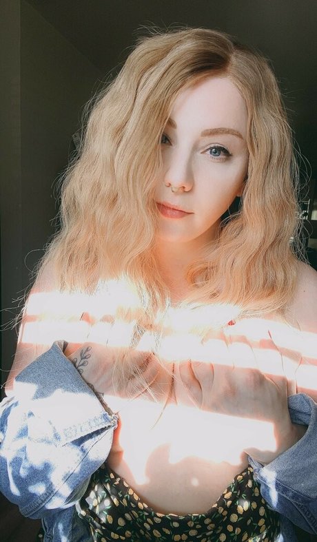 ZoeCatfu ヌード女優 写真