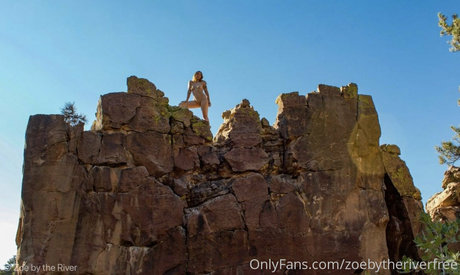 zoebytheriverfree ポルノスター パーフェクト 写真