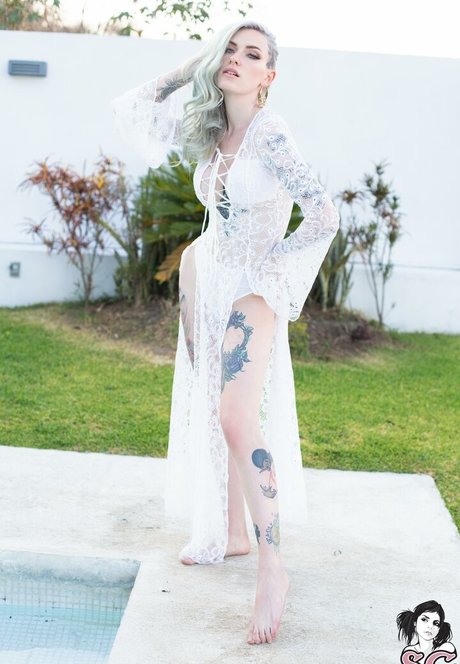 itstorro エロティック女優 写真