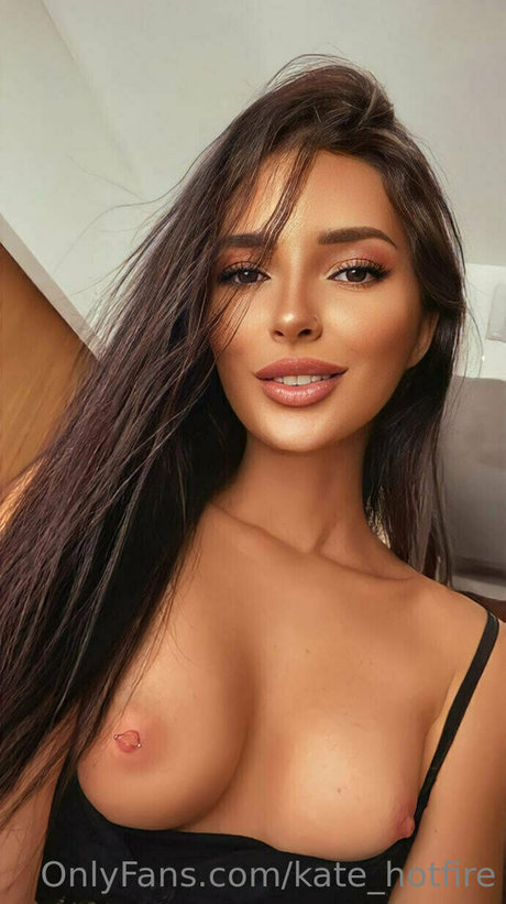 kate hotfire 美しいモデル 写真