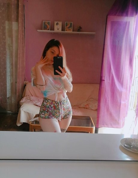 ビキニストリップOnlyFans 美しい裸 画像