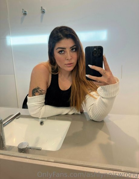 ashlynniswrong 独占ポルノスター 写真