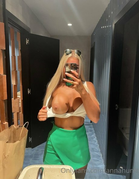 annahuntt セクシーなスター ギャラリー