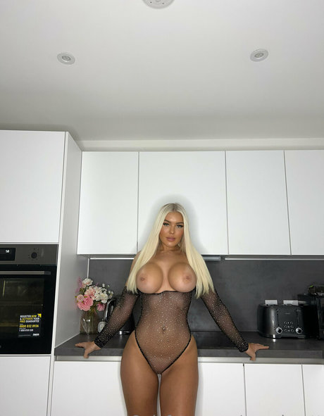 annahuntt ポルノスター 写真