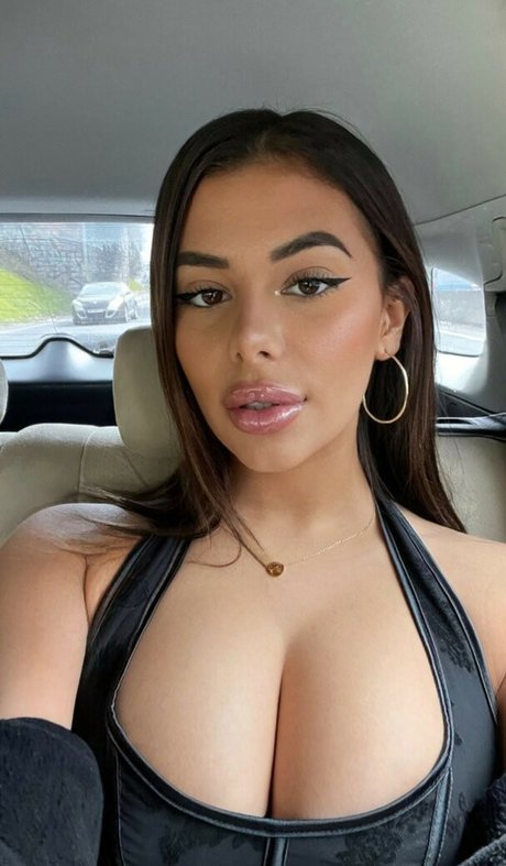 アジアンシャワー OnlyFans セクシーヌード 画像