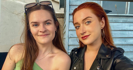 バイセクシャルカップルのOnlyFans 美しい裸 写真