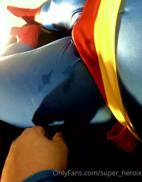 super heroix スター ヌード 写真