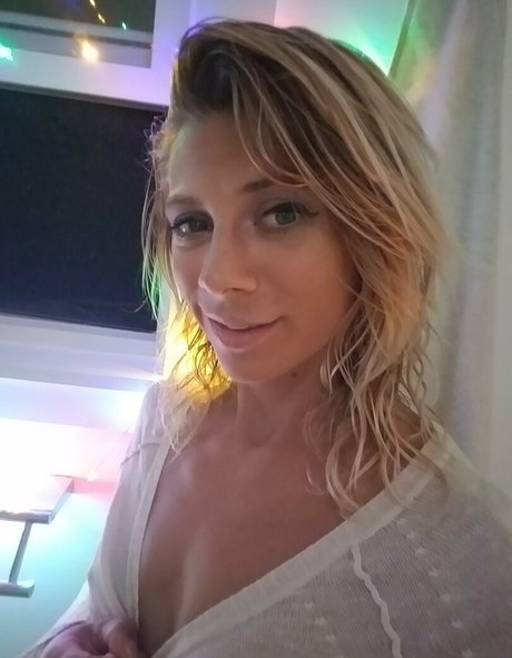 チンコを持つ女たち OnlyFans アダルト 写真