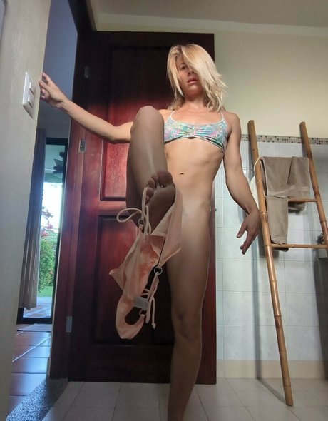 ルビーオンリーファン ポルノ 写真