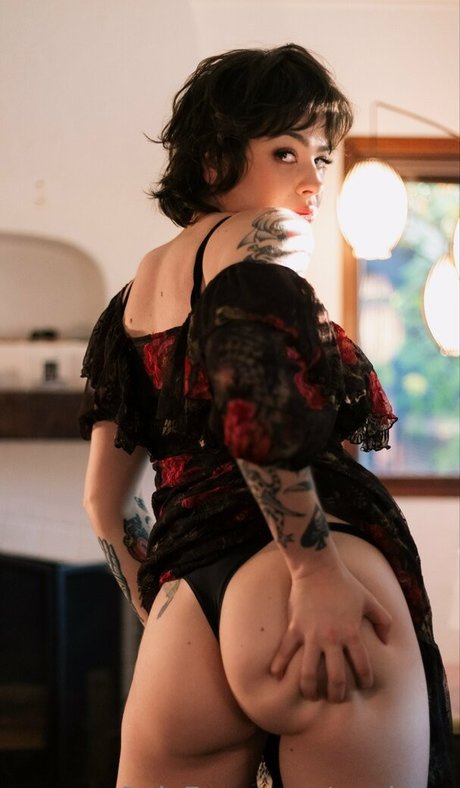 Anisa Jomha トップポルノスター 画像