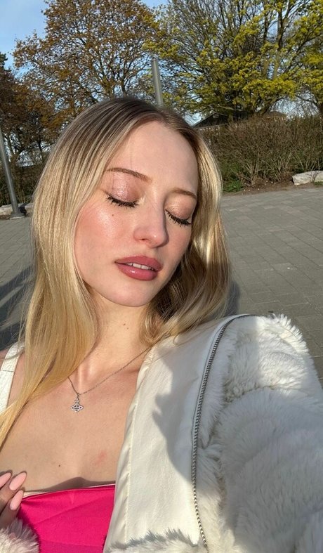 Sophia Diamond 素敵なポルノスター 画像