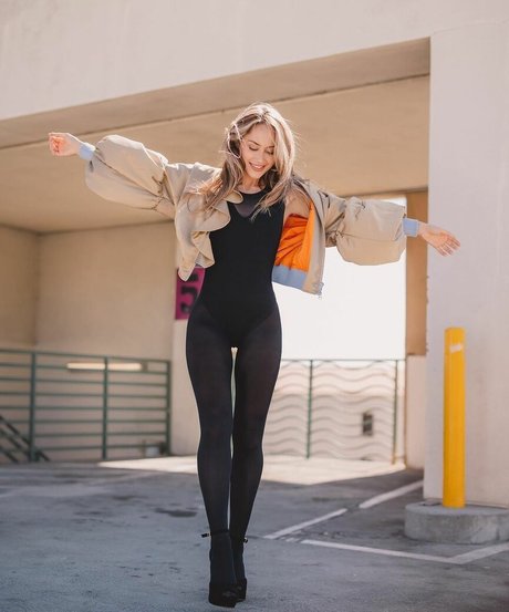 Angela Halili 最高のスター 画像