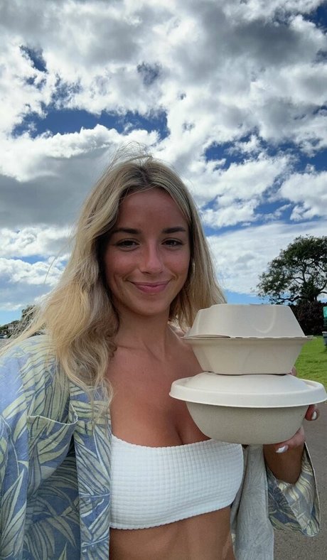 ニューハーフ 熟女 OnlyFans ポルノ ギャラリー