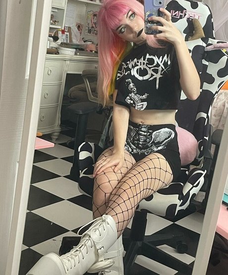 母乳オンリーファン セクシーヌード 画像