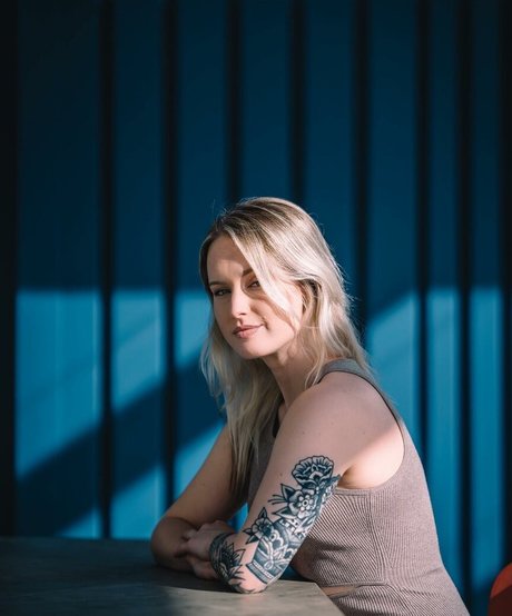 主観視点のアジア人OnlyFans ポルノ 画像