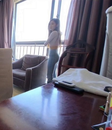 金髪の小柄なOnlyFans ホットセックス 写真