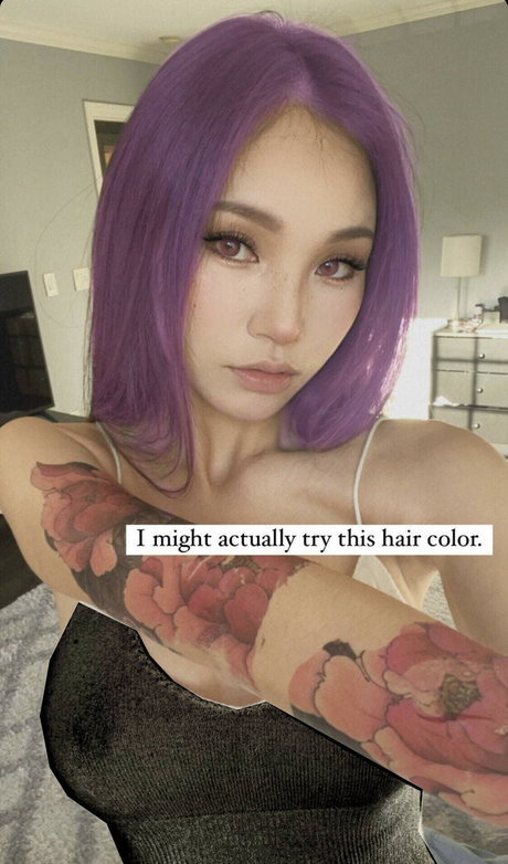 痩せた金髪の熟女OnlyFans 無料ヌード 写真