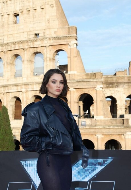 ティーングラスオンリーファン ポルノ 画像