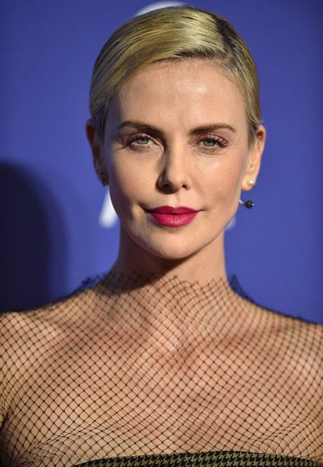 Charlize Theron アートポルノスター ギャラリー