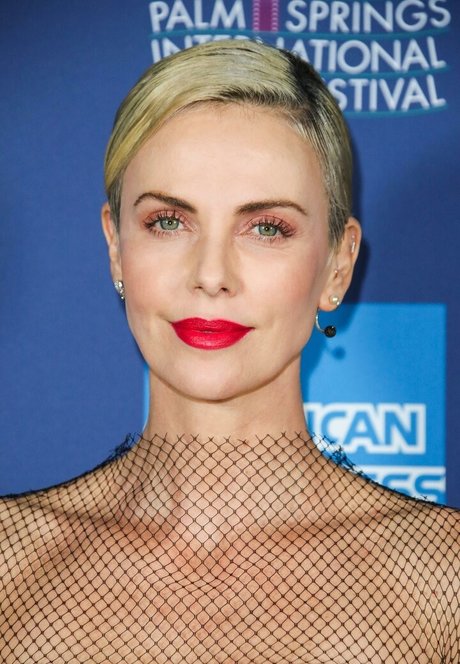 本物の熟女OnlyFans 裸 画像