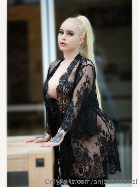 Anjacarina セックス女優 画像