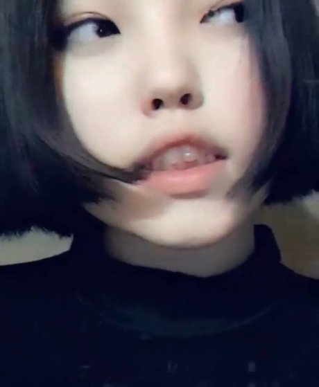 ブロンドヨガOnlyFans セクシー裸 写真