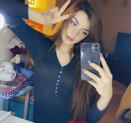 アジアンシャワー OnlyFans セクシーヌード 画像