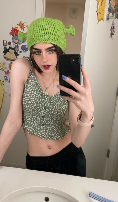 ぽっちゃり痴女OnlyFans 美しい裸 画像