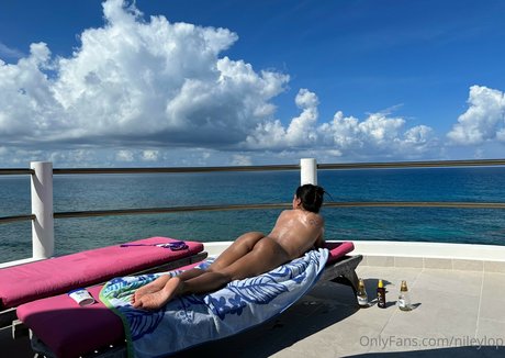 PawgトランスOnlyFans 裸 ギャラリー