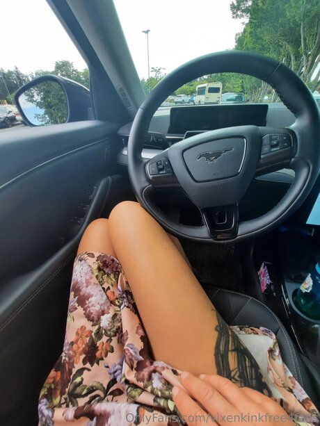 Vixenkinkfree4fans セクシーモデル 写真