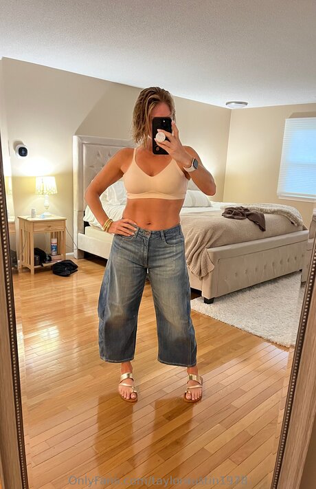 ティーンフィンガリングOnlyFans 美しいヌード 写真