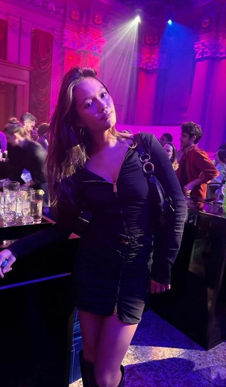 ビキニストリップOnlyFans 無料裸 写真