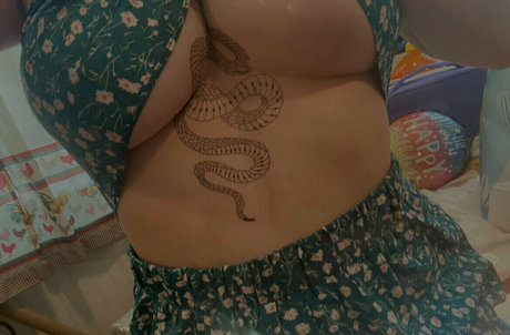 太った黒人女性OnlyFans セクシーヌード 画像