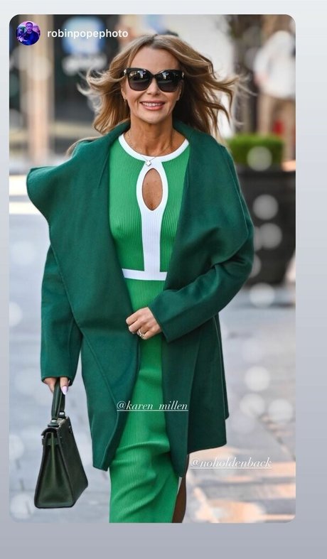 かわいい赤毛のOnlyFans セクシーxxx 写真