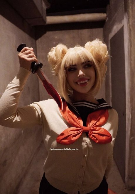 サッカーママOnlyFans アート裸 画像