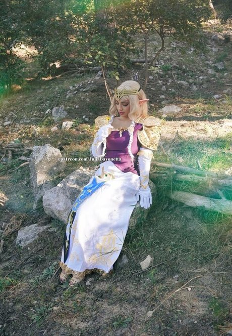 Julia Bayonetta 素敵なポルノスター 写真